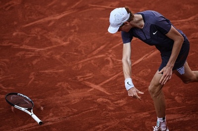 シナーが5時間半死闘の末敗退 ズベレフ、ルードは全仏3回戦へ