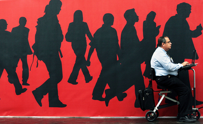 情報技術見本市「CeBIT」、電子リーダーや高齢者向け携帯など続々登場