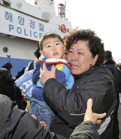 北朝鮮砲撃で民間人2人の遺体、韓国側の死者計4人に