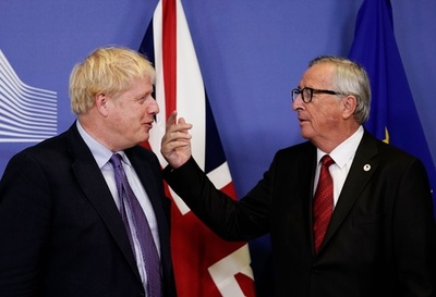 異例の土曜議会招集、新離脱案の行方は 英国