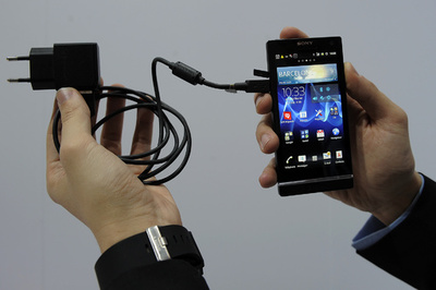 EU、全メーカー共通の「汎用充電器」導入に向けて前進