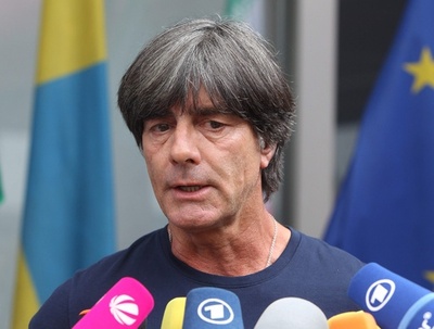 ドイツ代表レーブ監督が続投、W杯早期敗退も再建託される