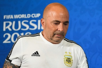 アルゼンチンがサンパオリ監督と契約解除、W杯は16強で仏に敗戦