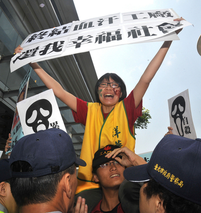 自殺者続出の中国工場で3割の賃上げ、台湾系メーカー