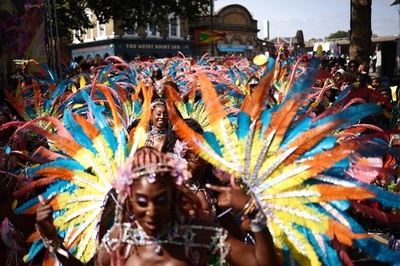 カリブ文化祝う「ノッティングヒル・カーニバル」開催 英国