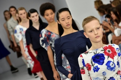 「サルヴァトーレ フェラガモ」」17年春夏