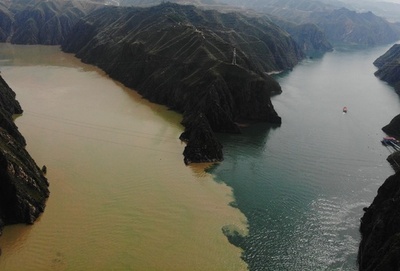 甘粛・黄河、「二龍戯珠」の景観