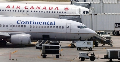 米コンチネンタル航空機、乱気流で緊急着陸 26人負傷