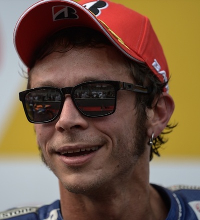 「ロッシは意図的にマルケスを蹴った」―HRC副社長が主張