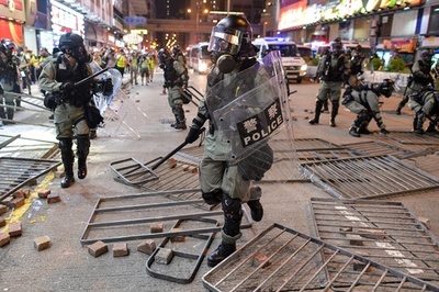 トランプ氏、香港デモの「人道的解決」求める