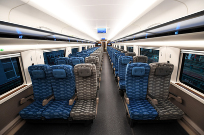 中国のネットユーザー 高速鉄道列車の座席の汚れで大討論