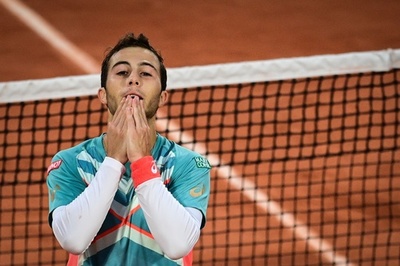 世界239位ガストン、元王者ワウリンカ破る 「夢」の全仏16強入り