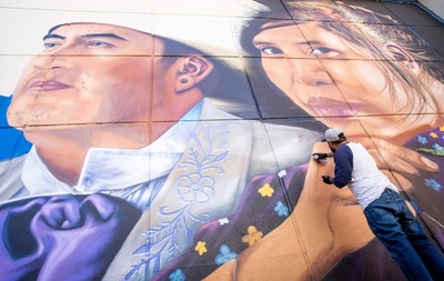 ヒスパニックと先住民の文化と誇り、エルパソを彩る壁画 米テキサス