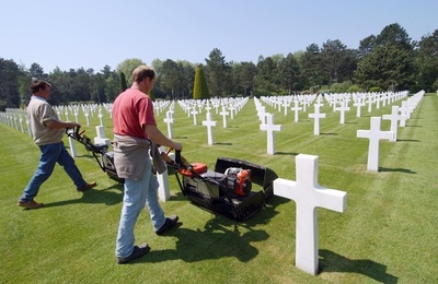 フィンランドの郵便会社、芝刈りサービスを開始へ