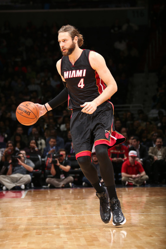 ヒートのマクロバーツ、右膝の手術受け今季絶望