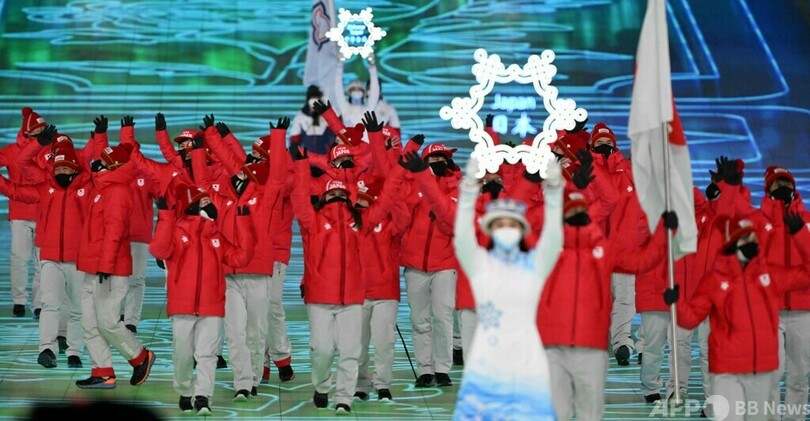 日本選手団が入場行進 北京冬季五輪開会式
