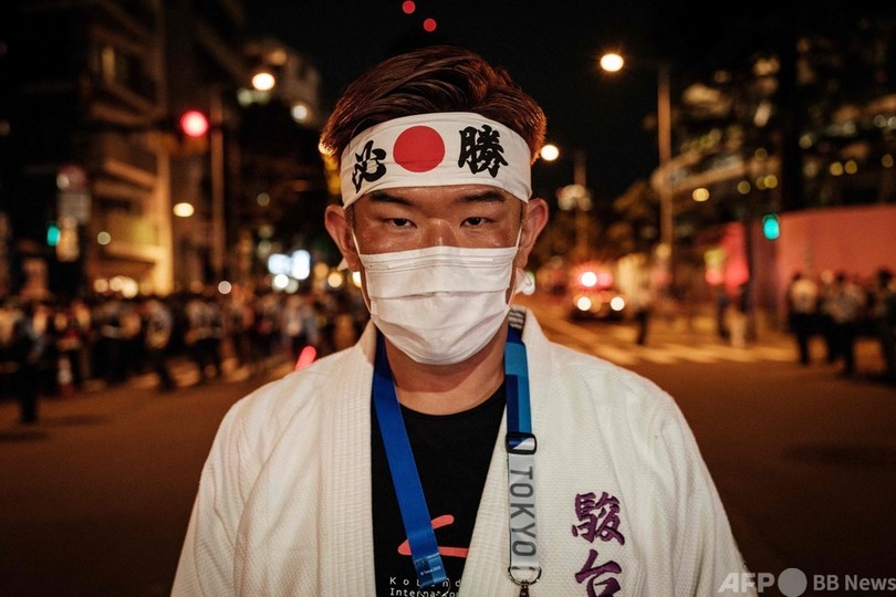 チケットに400万円以上つぎ込んだ熱狂的五輪ファン、開会式は会場の外で