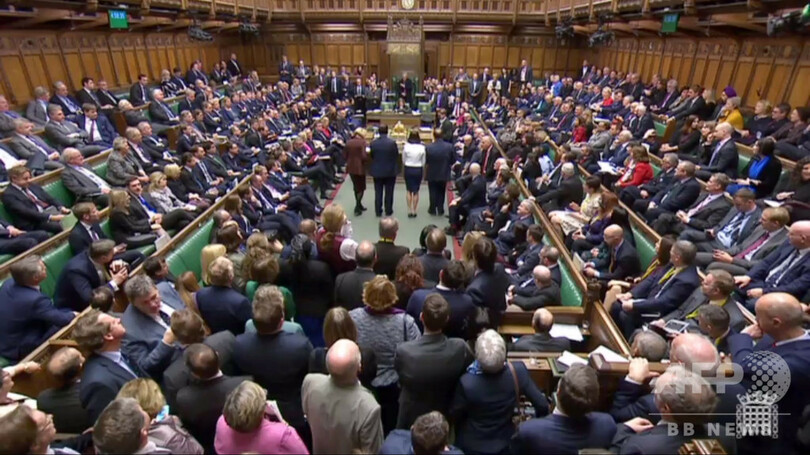 英議会、メイ政権非難の動議可決 EU離脱案、審議初日に痛手