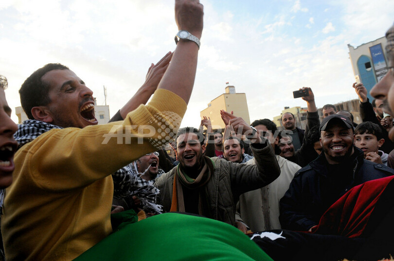 リビア東部でAFP記者ら3人が不明
