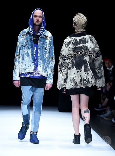 コートメール 17 18年秋冬 写真18枚 国際ニュース Afpbb News