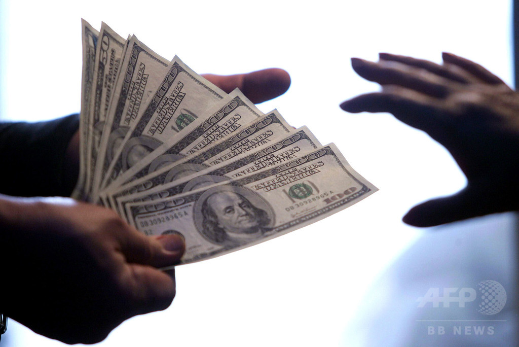 中年期の金銭的損失、20年以内の死亡リスク増か 米研究 中年期の金銭的損失、20年以内の死亡リスク増か 米研究