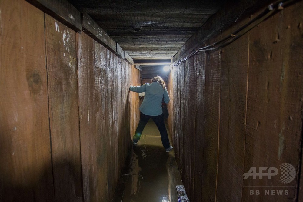 国際ニュース：AFPBB News拘束の脱獄麻薬王、潜伏先から隠しトンネルで脱出 メキシコ