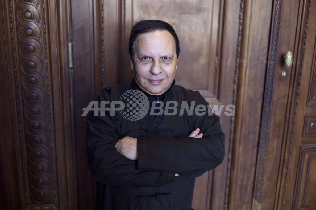 「アライア」展パリで開催、オープニングにユベール・ド・ジバンシィら豪華な顔ぶれ