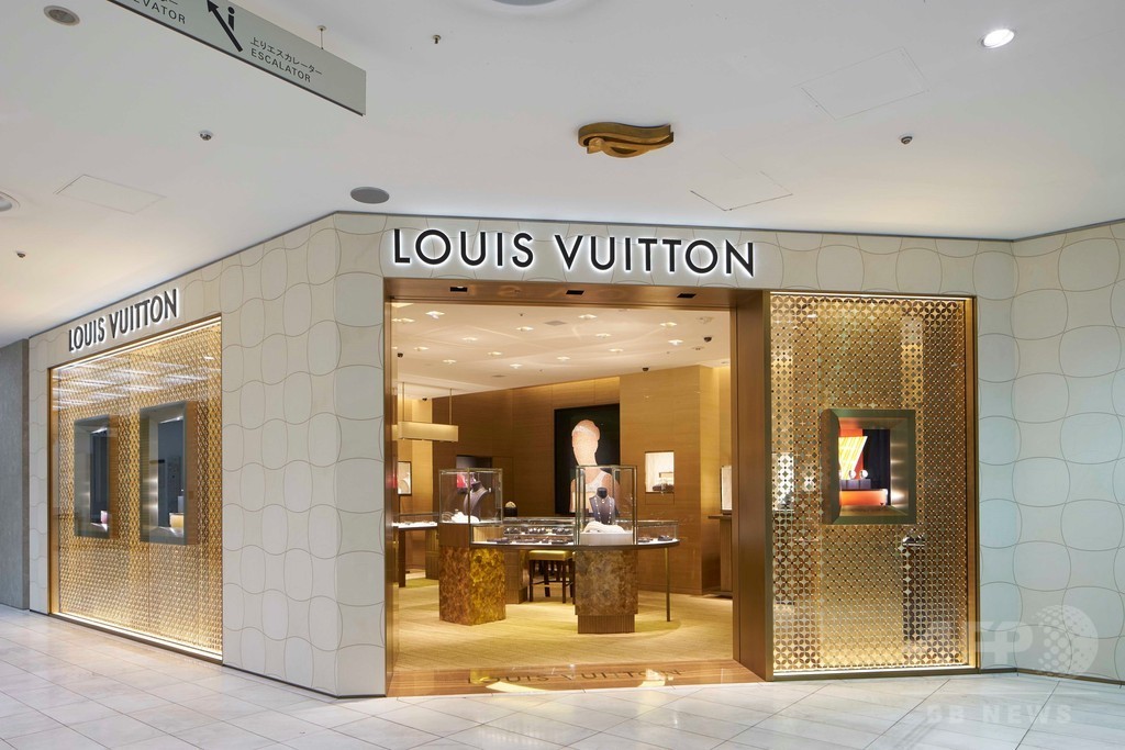 「ルイ・ヴィトン 松屋銀座店 ウォッチ＆ファインジュエリー サロン」がリニューアル　限定アイテムも