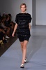 イタリア・ミラノ市内で発表された「ジル・サンダー（JIL SANDER）」14年春夏コレクション（2013年9月21日撮影）。(c)AFP/GIUSEPPE CACACE