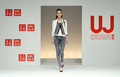 都内で開催された「ユニクロ（UNIQLO）」のジーンズブランド「UJ（ユージェー）」発表会見にて。「UJ」のデニムを着用したモデルたち（2010年2月17日撮影）。(c)AFP/ Toru YAMANAKA