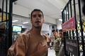 タイ首都バンコクの裁判所に出廷したハキム・アライビ氏（2019年2月4日撮影）。(c)Lillian SUWANRUMPHA / AFP