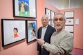 スイス・チューリヒの国立博物館で開かれている「アルプスの少女ハイジ」の展覧会を訪れたアニメーターの小田部羊一氏（右）（2019年8月31日撮影）。(c)FABRICE COFFRINI / AFP