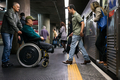 ブラジル・サンパウロ（Sao Paulo）の地下鉄セ（Se）駅、夕方のラッシュアワーは東京も顔負けの大混雑だ（2012年6月6日撮影）。(c)AFP/Yasuyoshi Chiba