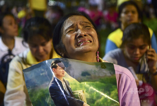 写真特集】プミポン国王の死を悼むタイ国民 写真20枚 国際ニュース