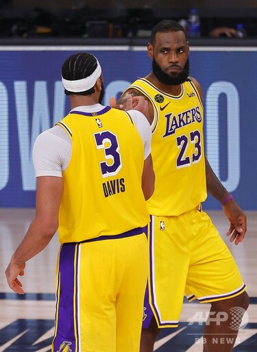バスケ NBA レイカーズ　アンソニー・デイビス　ユニフォーム　レブロン レイカーズがファイナルに王手、レブロンとデイビスが計60得点 写真6枚