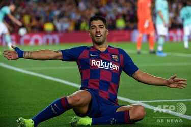 バルサがインテルに逆転勝ち、序盤に失点もスアレスが2ゴール 欧州CL