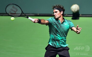 フェデラー、難関デルポトロをストレートで攻略 マイアミOP 写真3枚