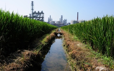 中国、河川汚染の企業6社に罰金31億円 過去最高額