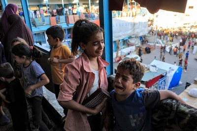 国連運営学校にまた空爆、16人死亡 ガザ中部