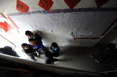 元医師の男が小学生をなたで襲撃、8人が死亡 中国
