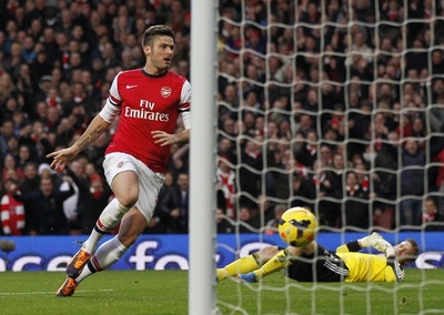 アーセナルが首位堅持、サウサンプトンはGKが手痛いミス