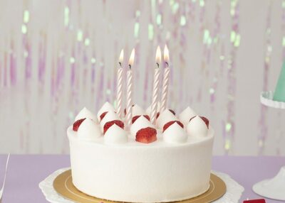 「ケーキご購入、ろうそく5本以上は有料です」で客が困惑…韓国・荒唐無稽なのか、本来払うべきか