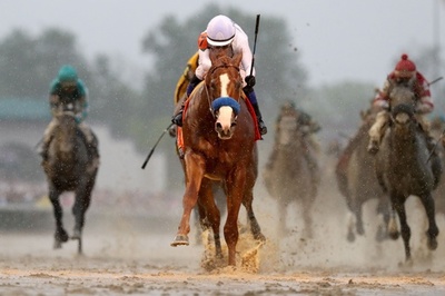 無敗のジャスティファイ、最悪の重馬場となったケンタッキーダービー制す