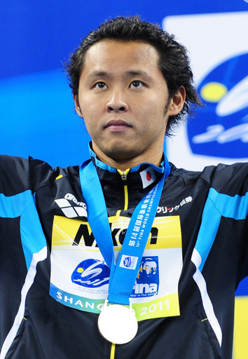 北島康介、ガルネク千紗との婚約を発表