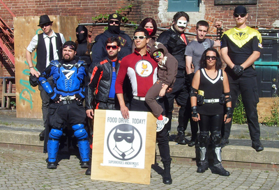 自作キャラでボランティア活動、「無名のスーパーヒーローたち」 米国