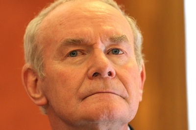 北アイルランド自治政府の前副首相が死去、元IRA司令官