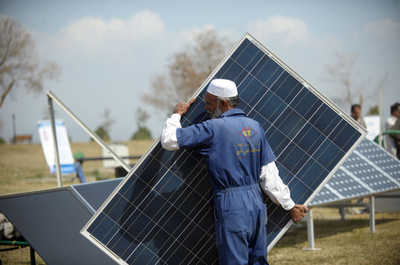 電力不足解消へ、太陽発電を模索するパキスタン