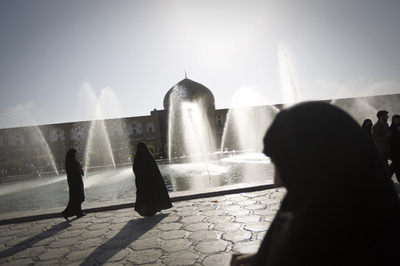 イランで女性への酸攻撃相次ぐ、「不完全なヒジャブ」が理由か