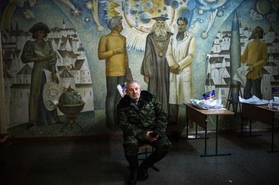 ウクライナ親露派、独自選挙を実施 政府は「茶番」と非難