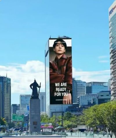 BTS復帰直前、中国ファンがソウル光化門の巨大電光掲示板を占拠へ